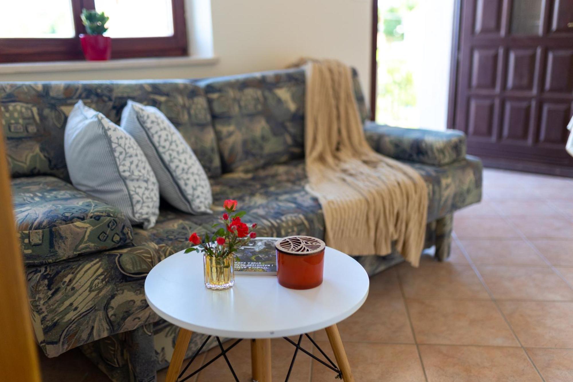 Apartments And Rooms Kod Keti Malinska Ngoại thất bức ảnh