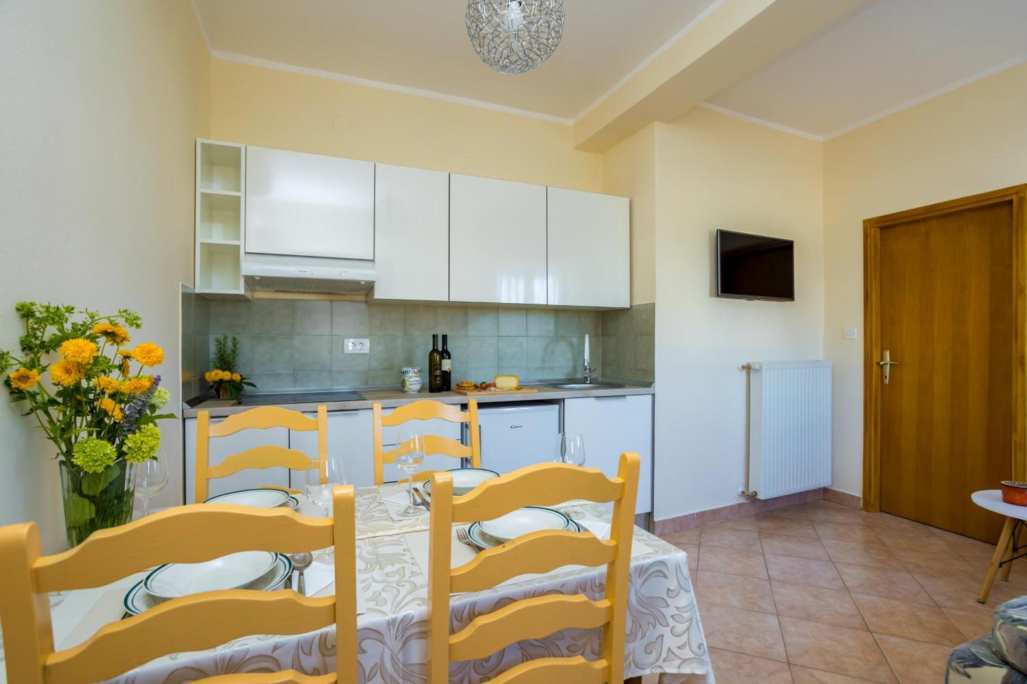 Apartments And Rooms Kod Keti Malinska Ngoại thất bức ảnh