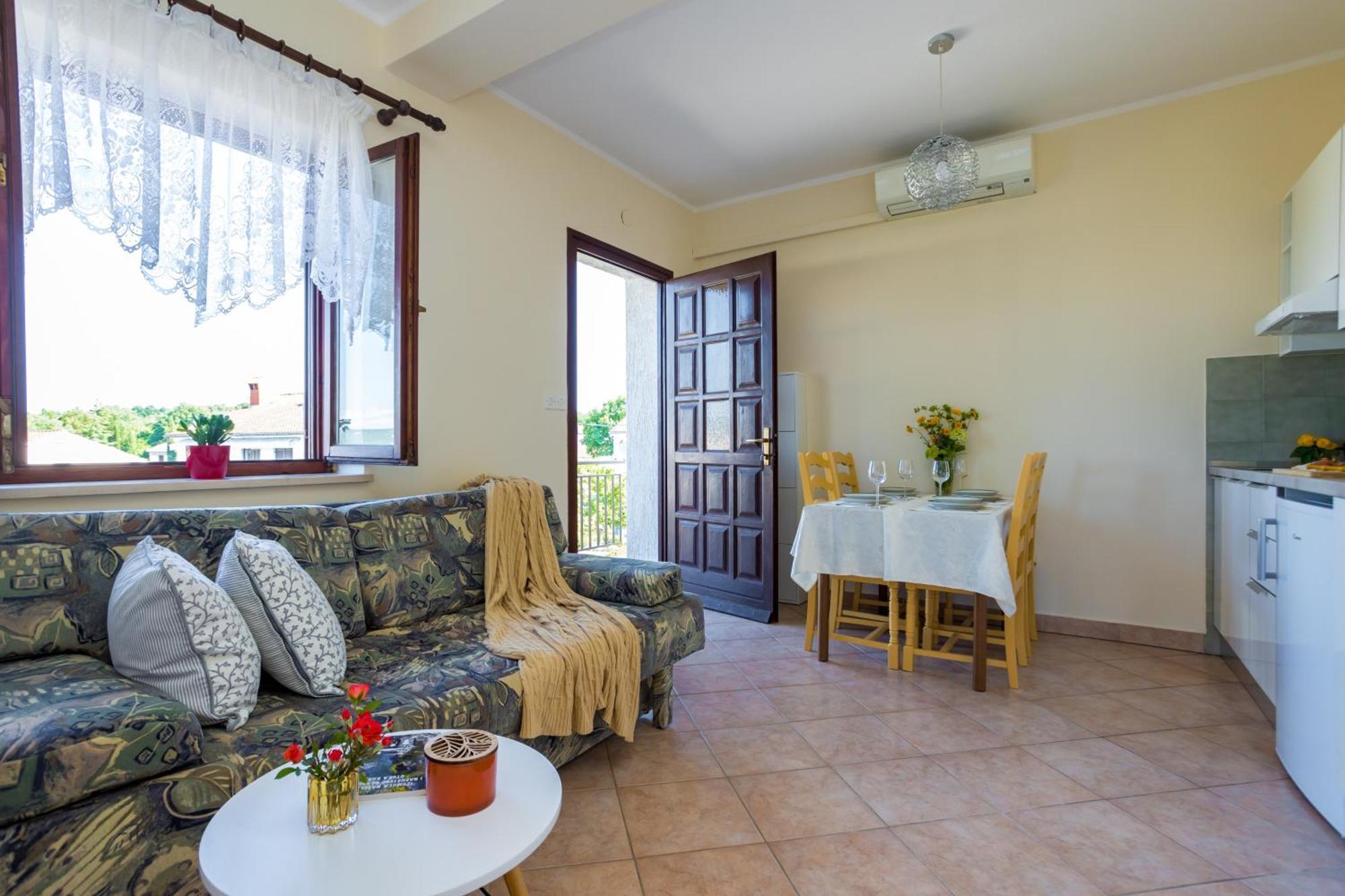 Apartments And Rooms Kod Keti Malinska Ngoại thất bức ảnh