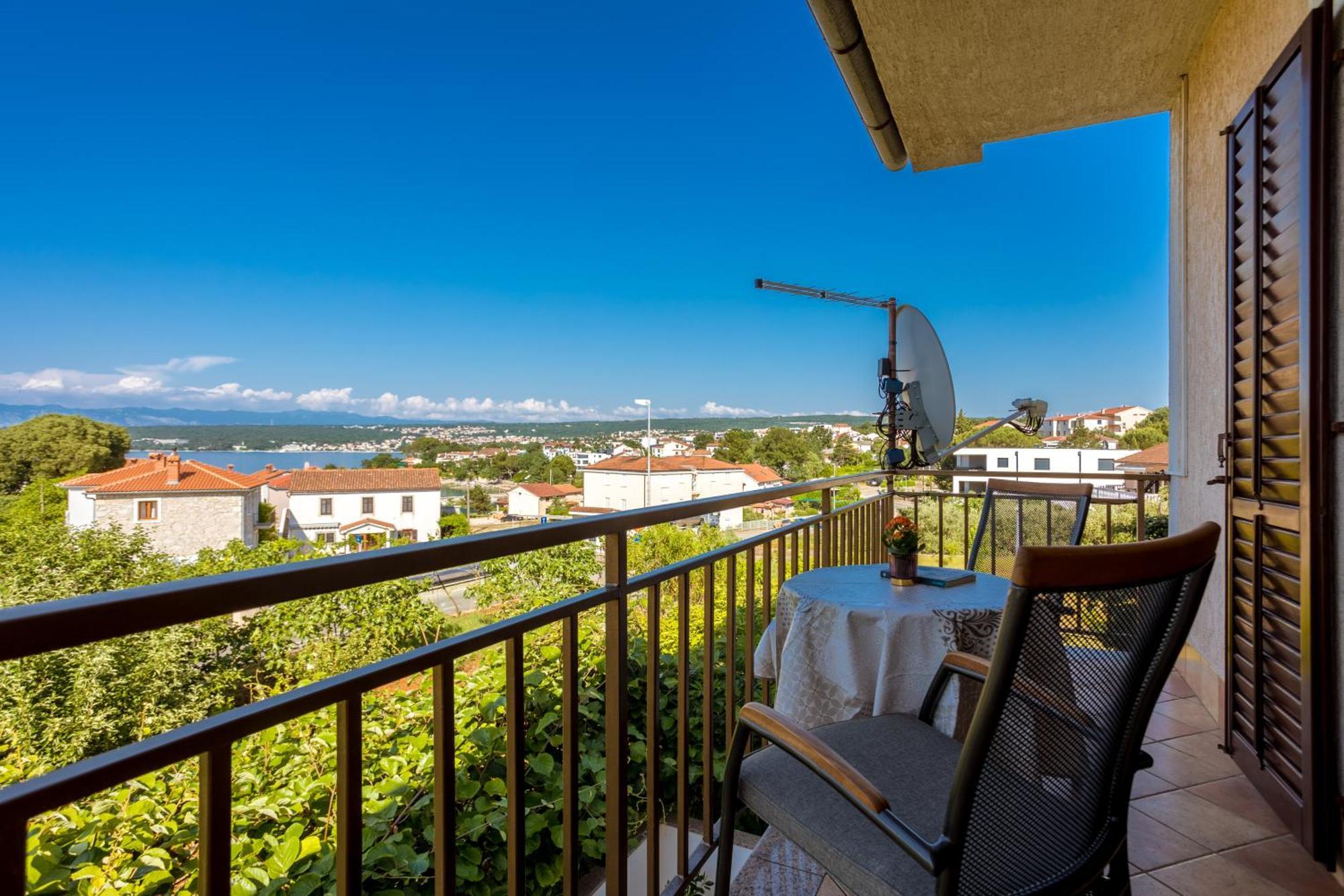 Apartments And Rooms Kod Keti Malinska Ngoại thất bức ảnh