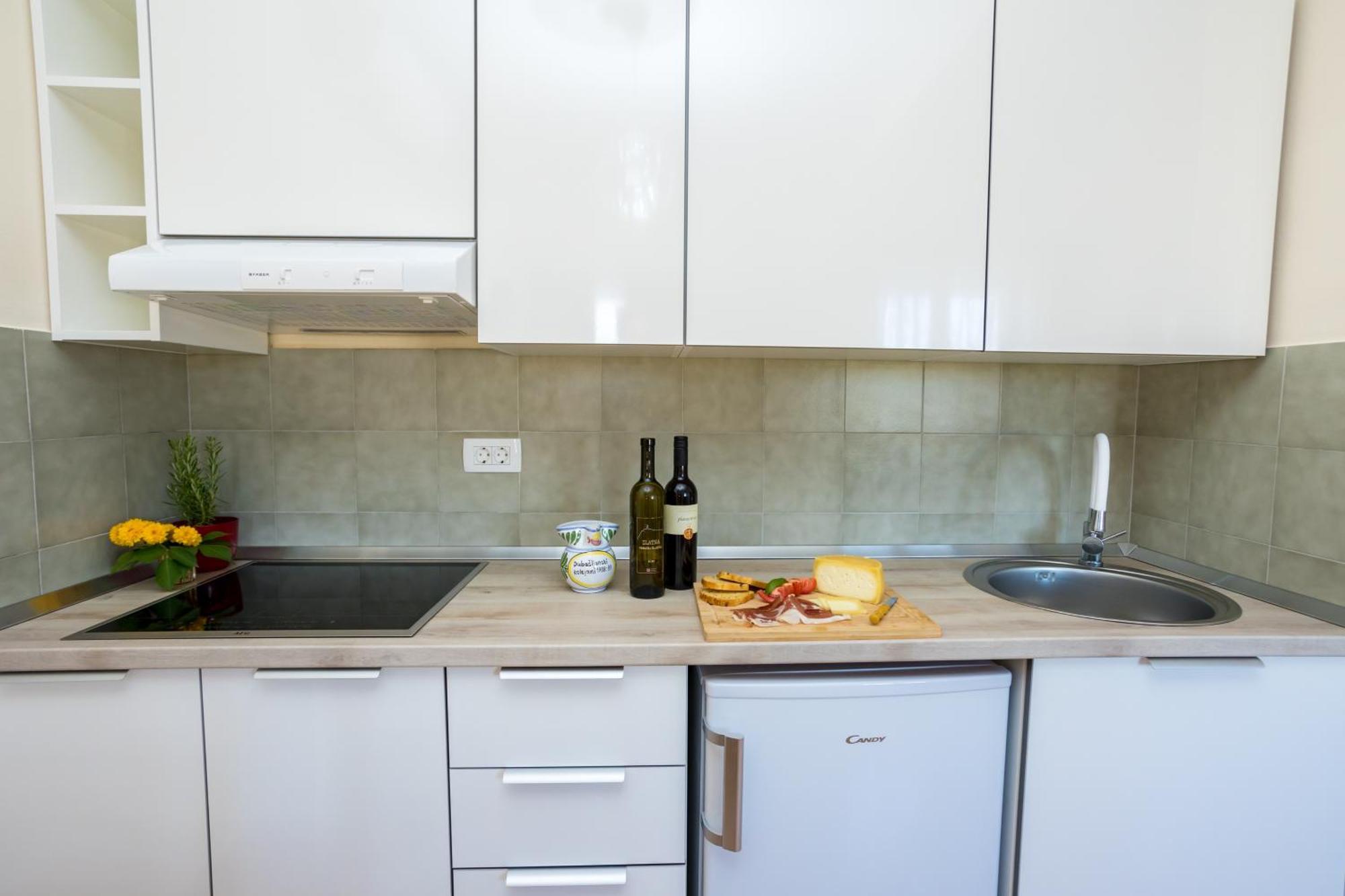 Apartments And Rooms Kod Keti Malinska Ngoại thất bức ảnh