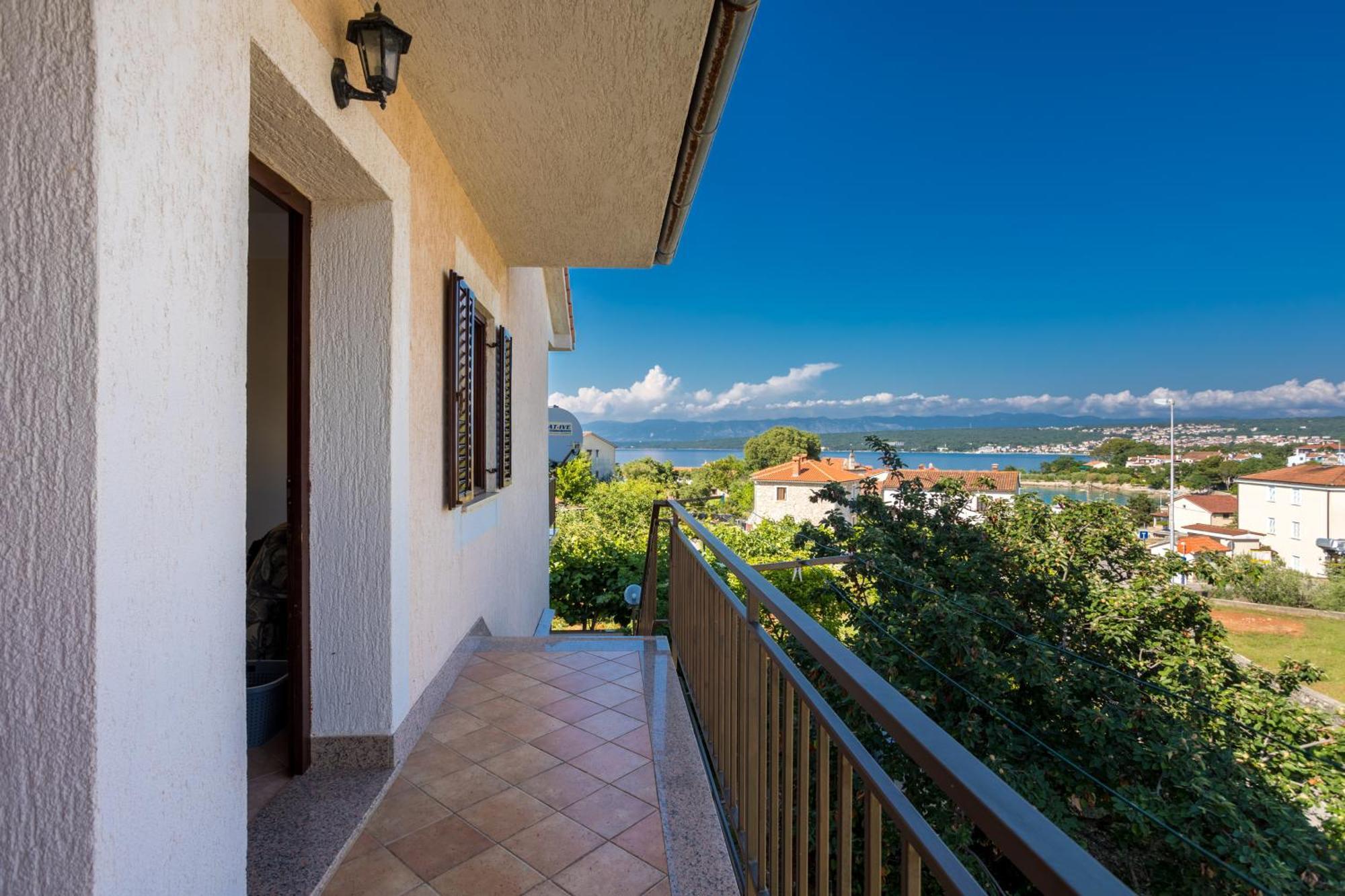 Apartments And Rooms Kod Keti Malinska Ngoại thất bức ảnh