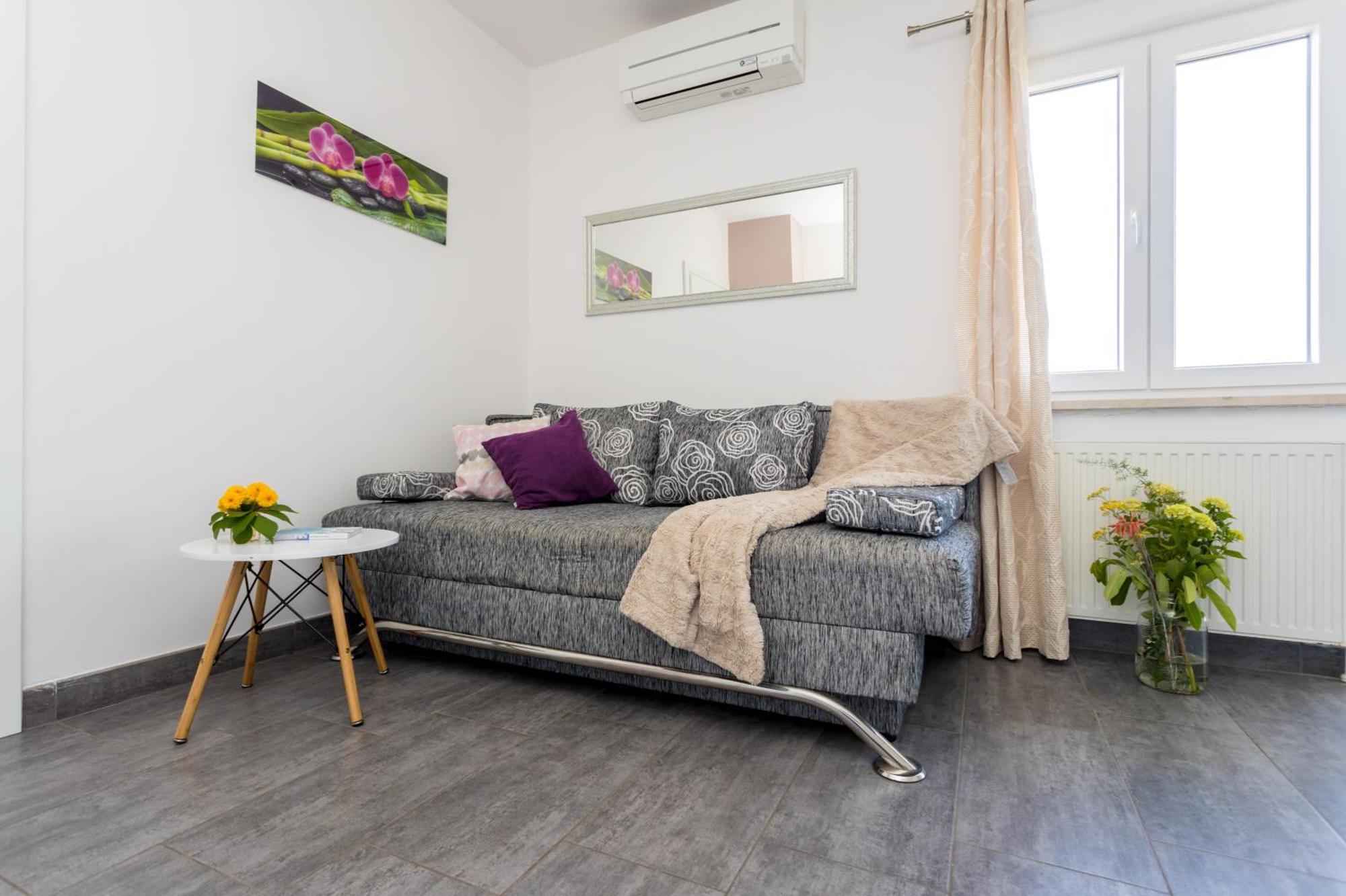 Apartments And Rooms Kod Keti Malinska Ngoại thất bức ảnh