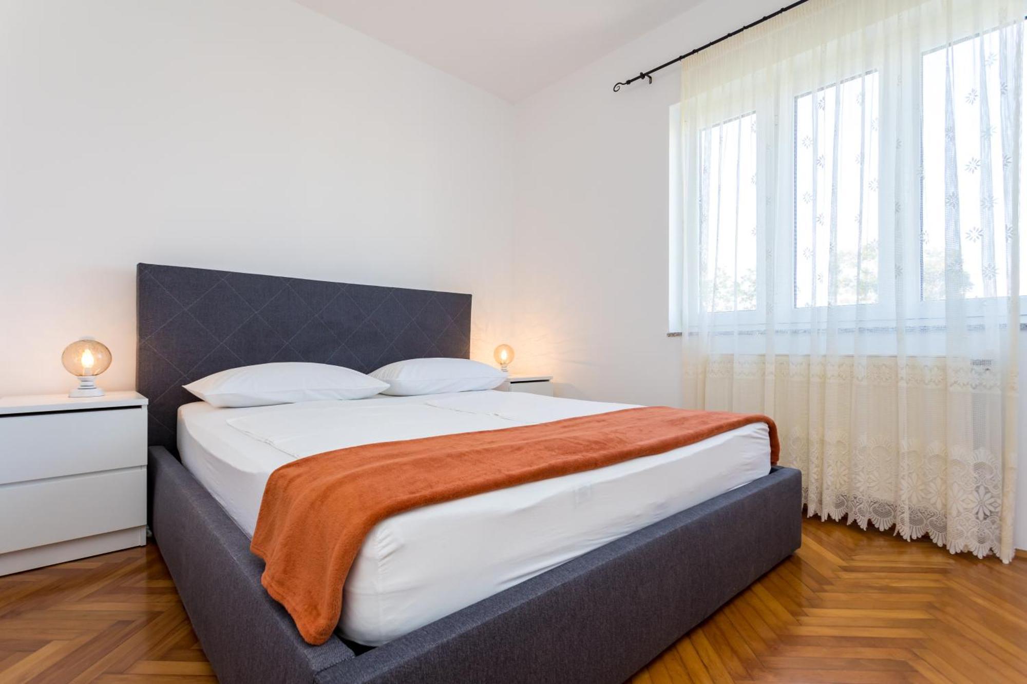 Apartments And Rooms Kod Keti Malinska Ngoại thất bức ảnh