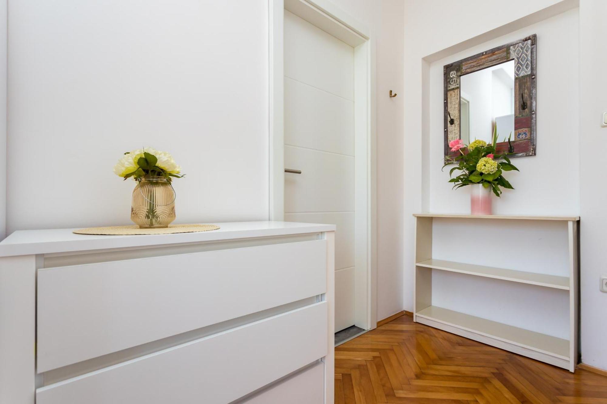 Apartments And Rooms Kod Keti Malinska Ngoại thất bức ảnh