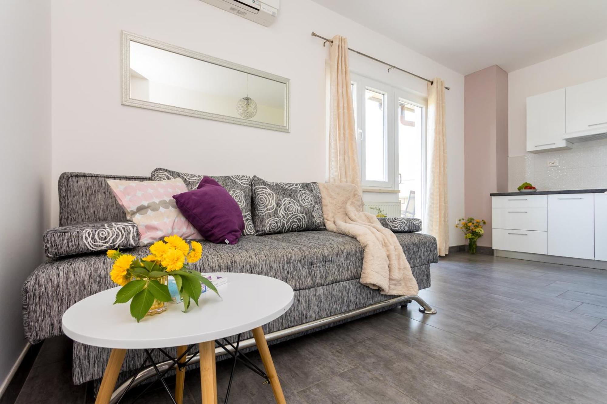 Apartments And Rooms Kod Keti Malinska Ngoại thất bức ảnh