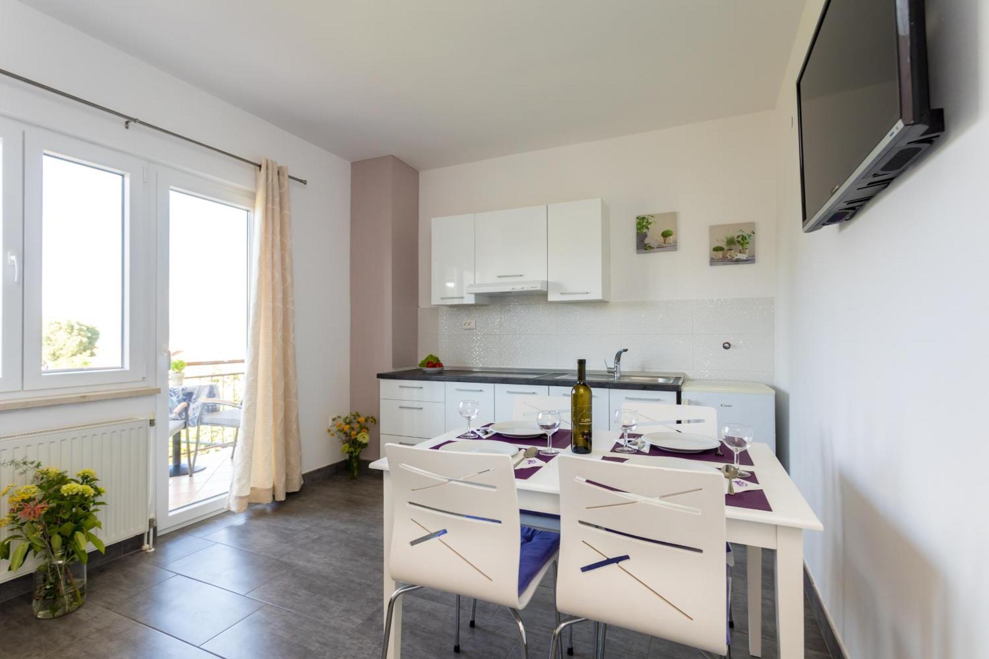 Apartments And Rooms Kod Keti Malinska Ngoại thất bức ảnh