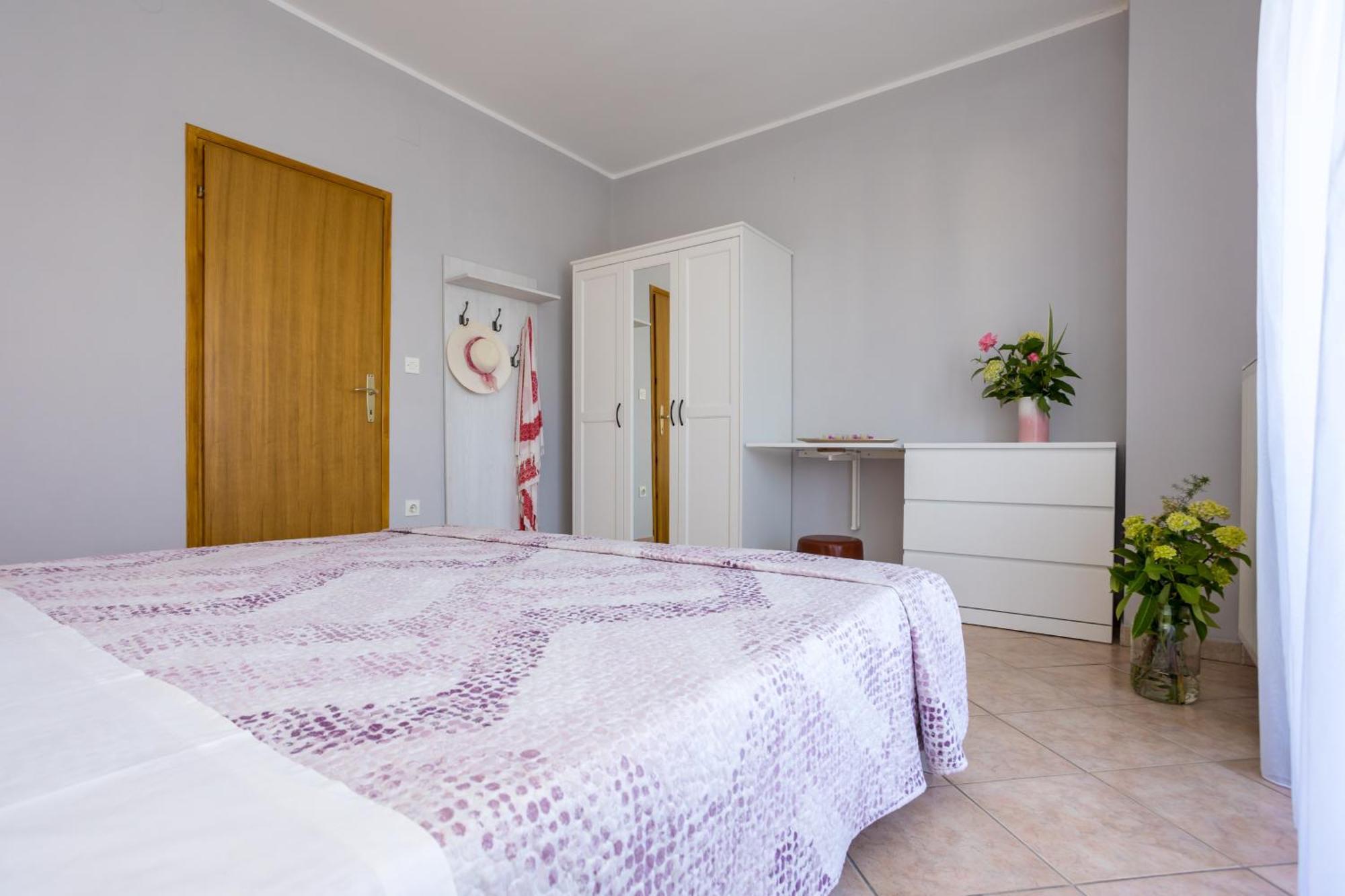 Apartments And Rooms Kod Keti Malinska Ngoại thất bức ảnh