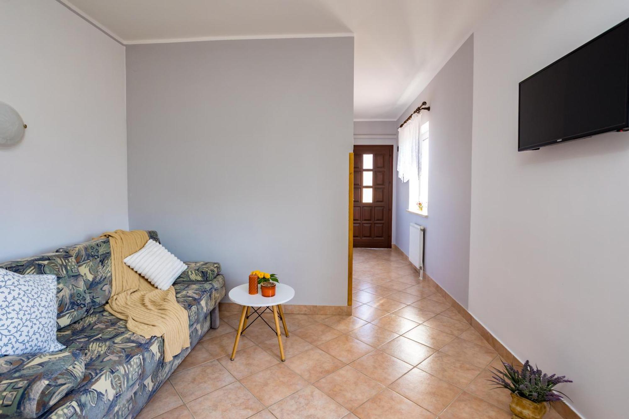 Apartments And Rooms Kod Keti Malinska Ngoại thất bức ảnh