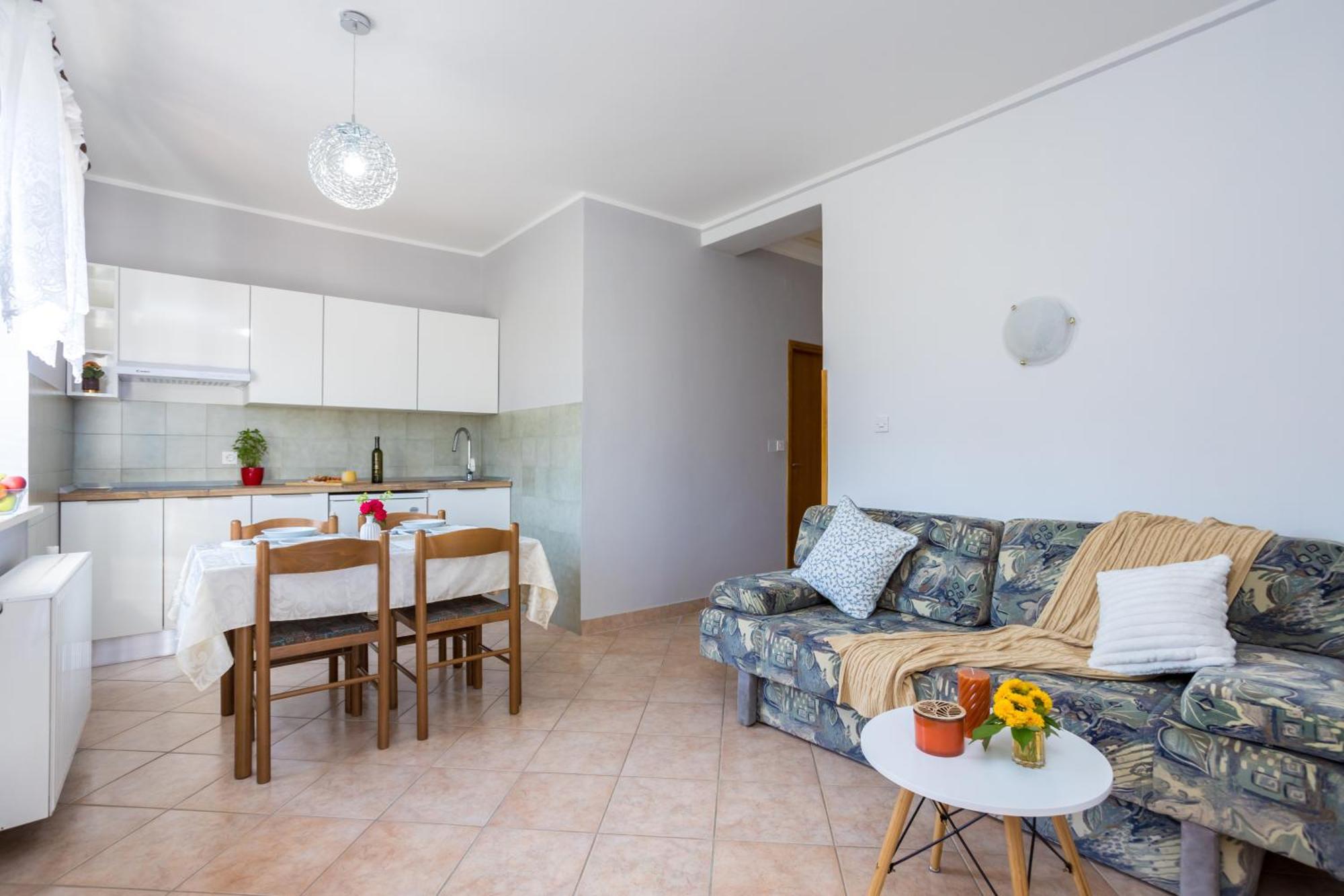 Apartments And Rooms Kod Keti Malinska Ngoại thất bức ảnh